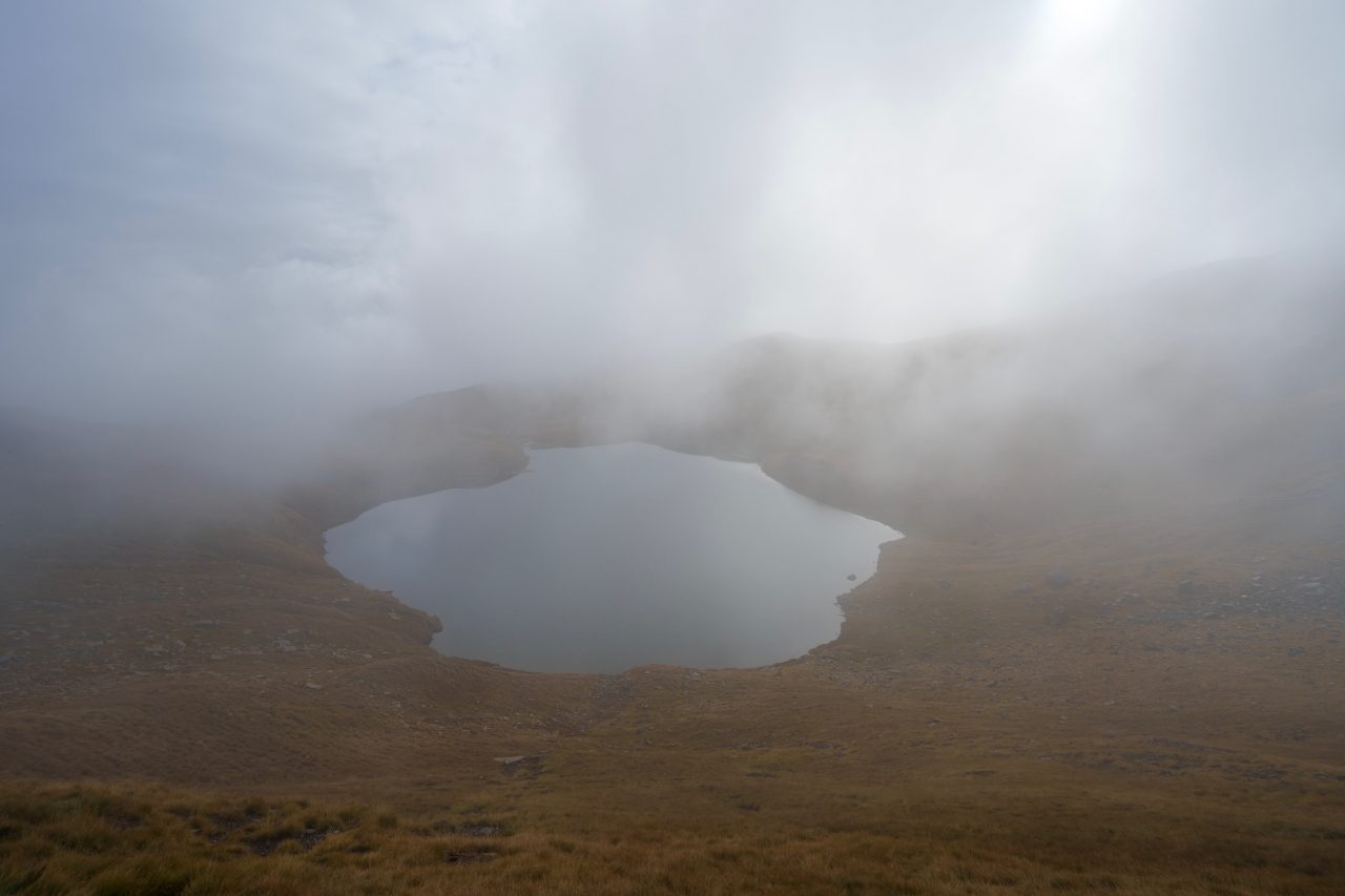 lac des especieres brouillard